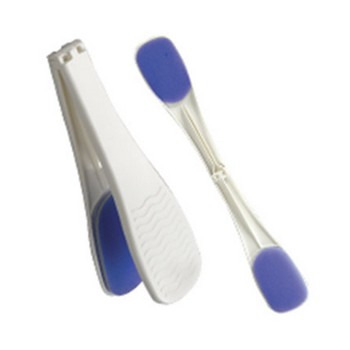 Tweezerman - Easy Reach Lotion Applicator (1)